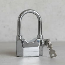 Cadeado de Segurança em Aço Reforçado – Proteção Ideal para Casa e Moto